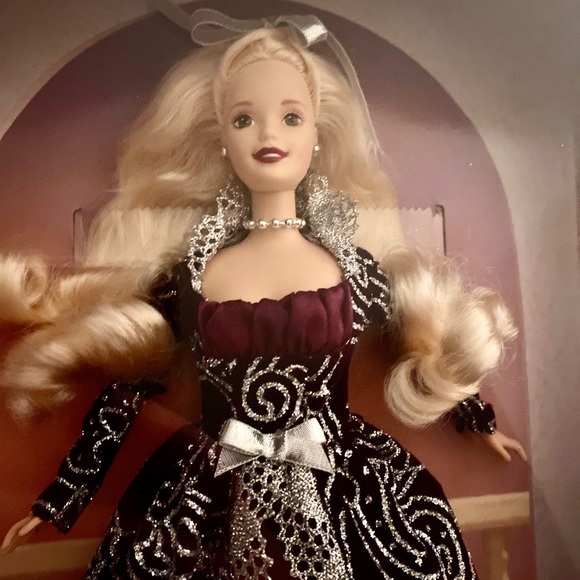 1996 Winter Fantasy Barbie -New In Box - Picture 2 of 4